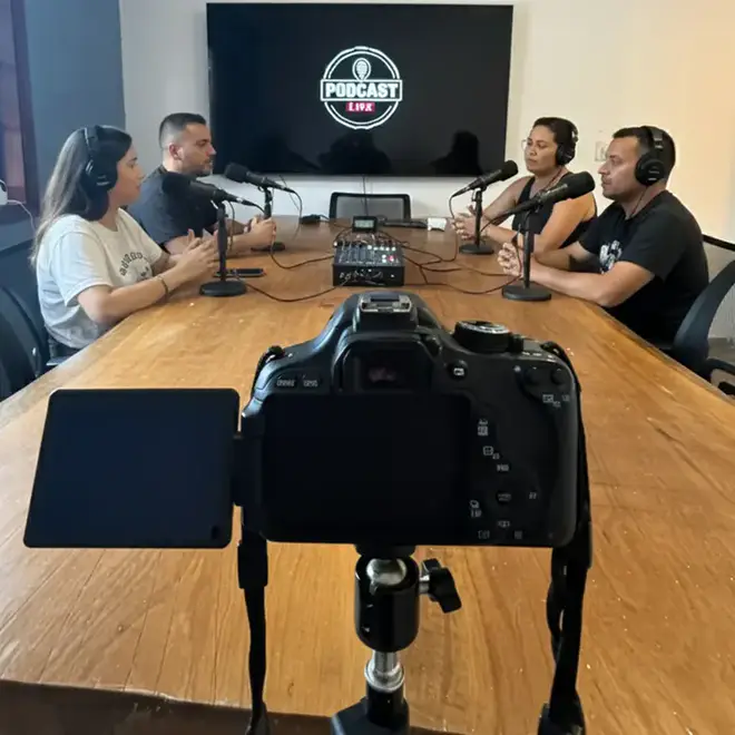 Equipe Wys em reunião estratégica