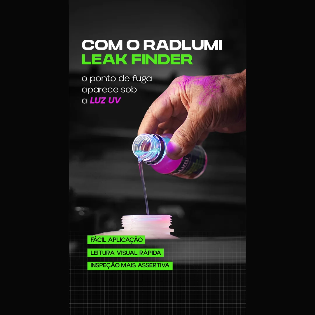 Mão despejando o fluido rosa do RadLumi Leak Finder no reservatório do veículo, em story sobre a aplicação do produto