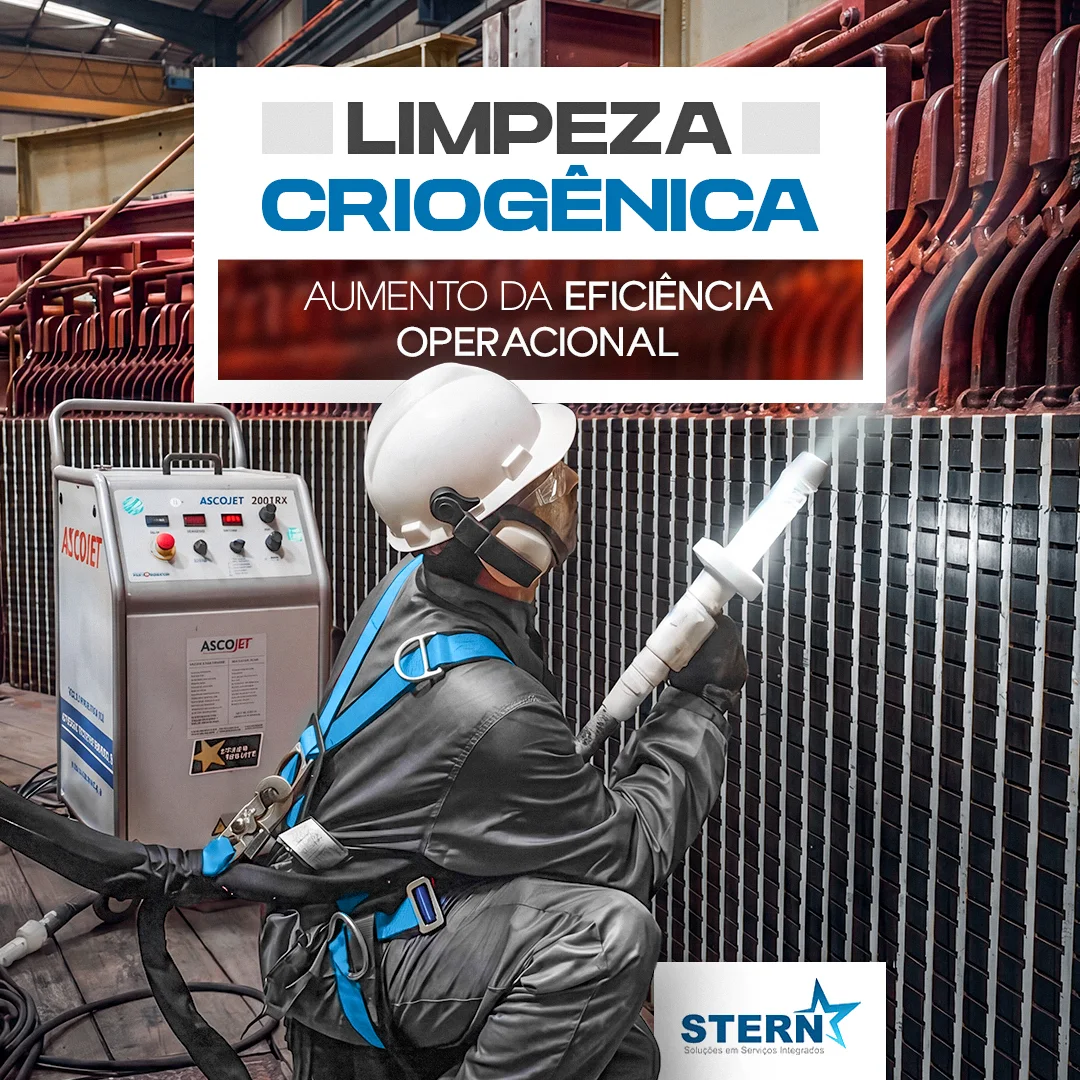 Peça da Stern sobre limpeza criogênica, com operador de EPI completo aplicando jato de gelo seco em equipamento industrial